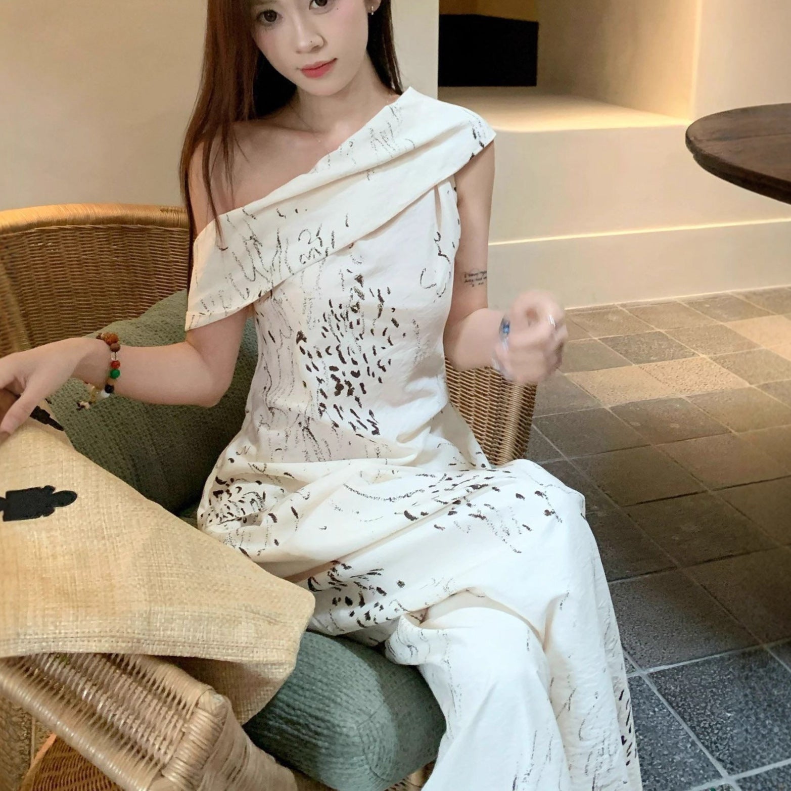 558993584-1